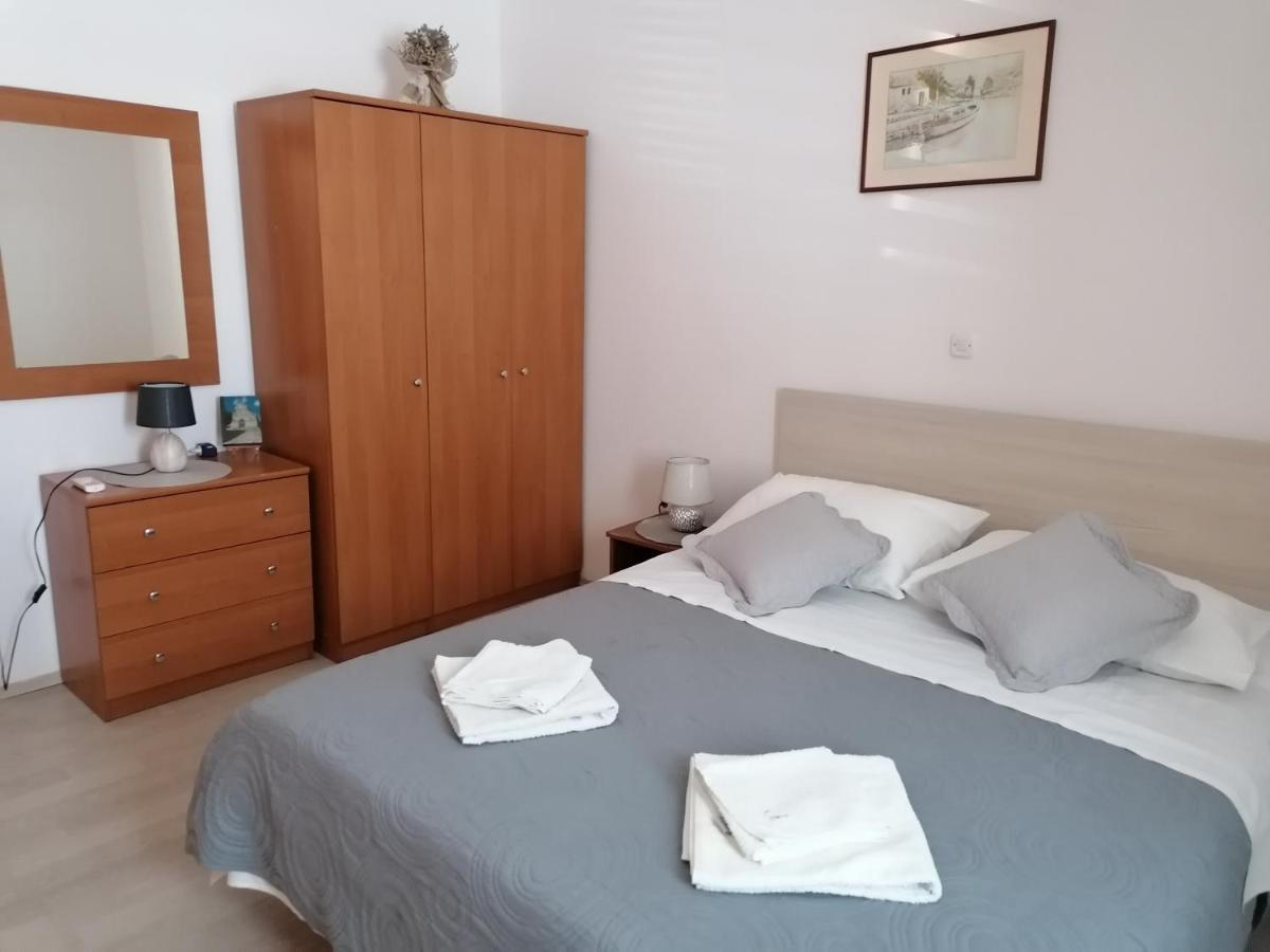 Apartmani Rija 3 パグ エクステリア 写真