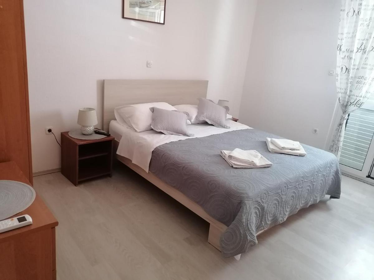 Apartmani Rija 3 パグ エクステリア 写真