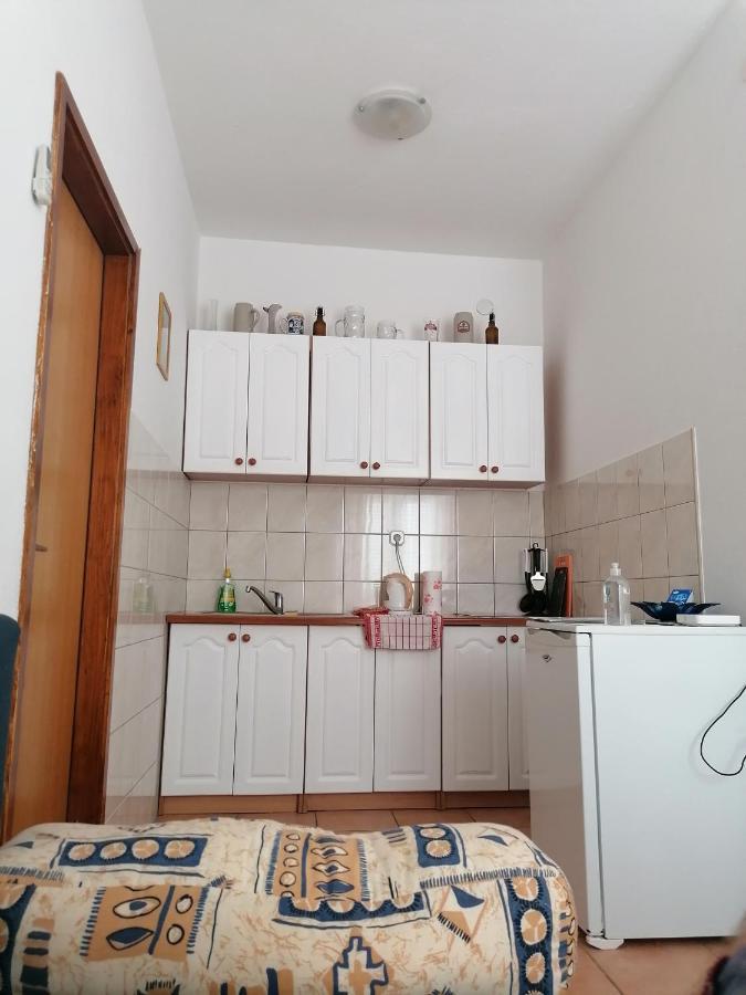 Apartmani Rija 3 パグ エクステリア 写真