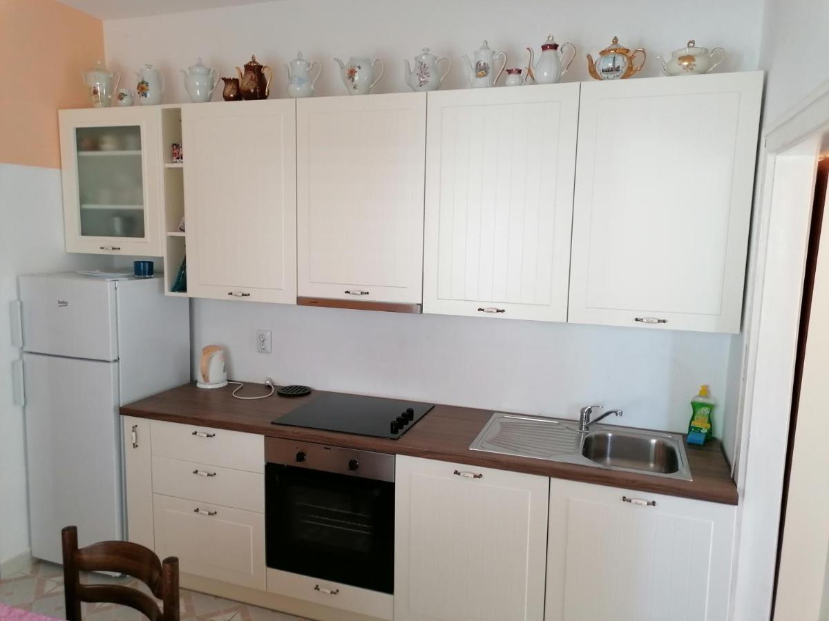 Apartmani Rija 3 パグ エクステリア 写真